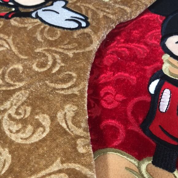 Set of 4 Disney Very Soft Micky and Minnie Stockings - 2 NWT 2 Like New - Picture 10 of 16